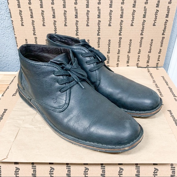 john varvatos black chukka boots